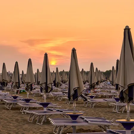 Comfortable Flat In A With Swimming Pool Apartment Bibione