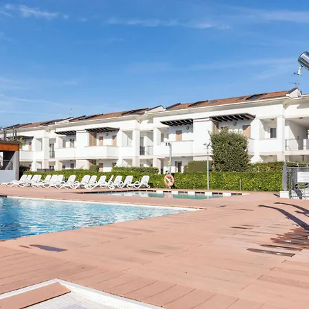 Comfortable Flat In A With Swimming Pool Bibione